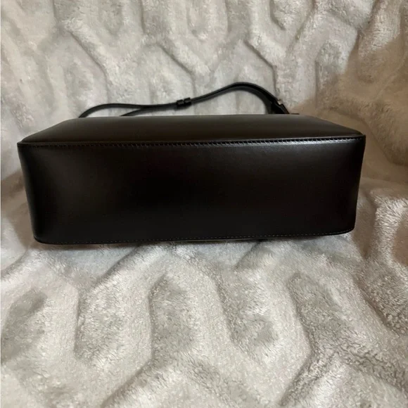 Givenchy Black moon cut out shoulder bag - Picture 3 of 7